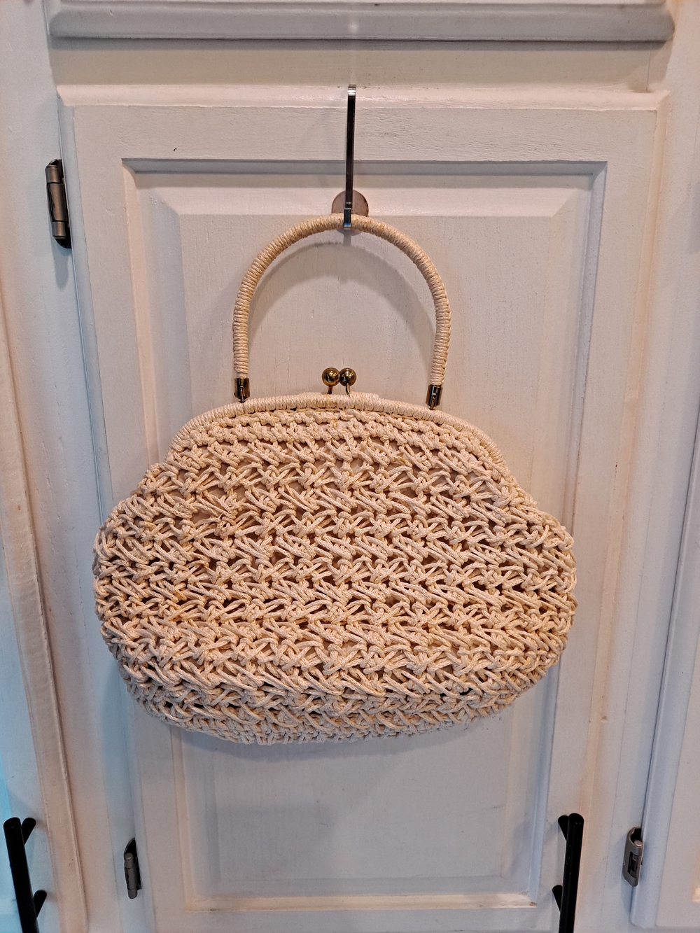 Vintage 50s-60s Cream Raffia Macrame Crochet Frame-Top Large Handbag